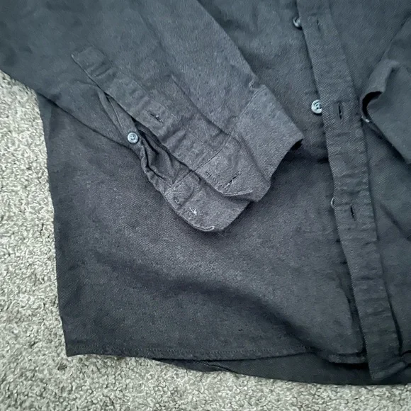 Eddie Bauer Men's Charcoal Button-Down Shirt - Picture 2 of 5